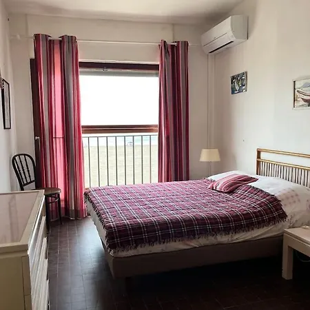 Maison Sur La Plage Front De Mer Holiday home